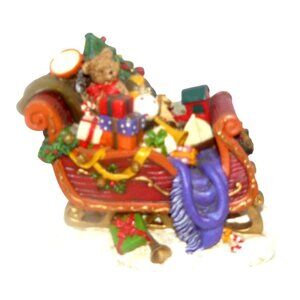 Heritage Mint Christmas Sleigh Figurine w Gifts Tree Red/Gold Accents Resin Vtg